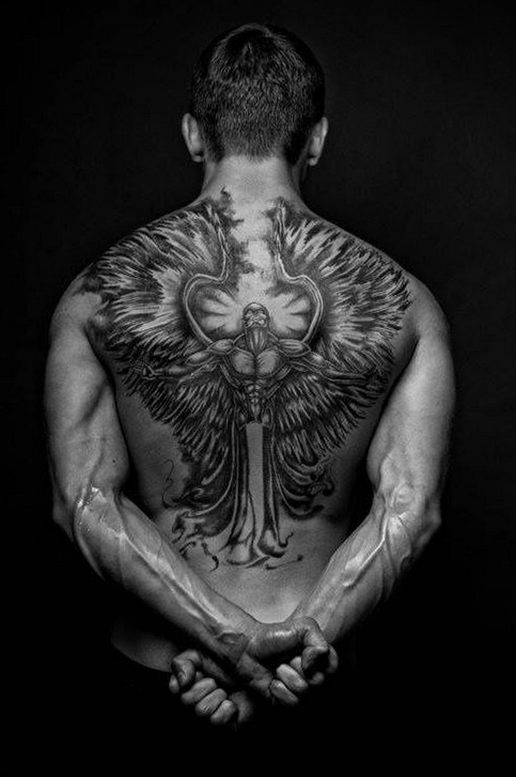 Тату на спине — смелые и неординарные татуировки на спине