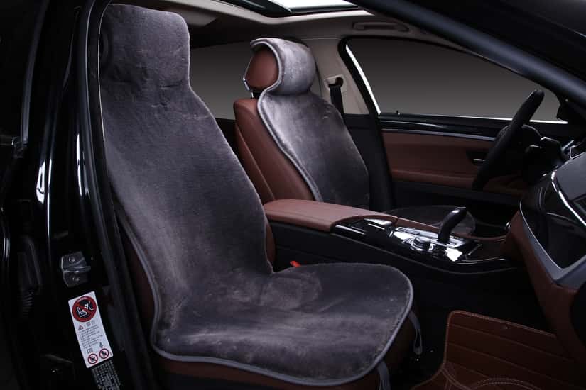 Накидки на сиденья автомобиля - как выбрать для водителя или универсальные из меха, дерева, кожи и ткани
