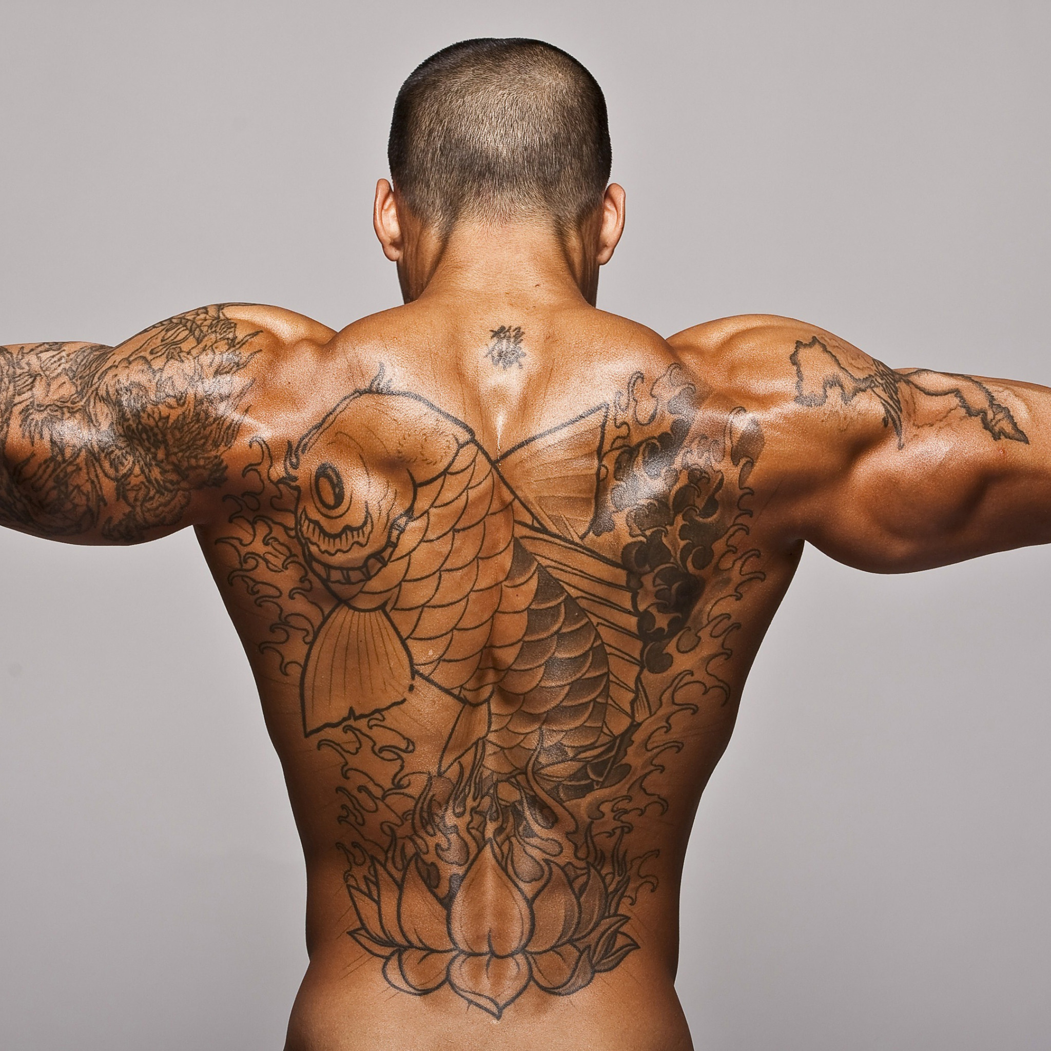 Мужские татуировки на теле и их значение: на спине, на шее сбоку и сзади, на животе, груди, боку, ребрах, лице, в паху, интимных местах, ключице, лопатке, пояснице, позвоночнике, на всю спину. экскизы для мужских татуировок