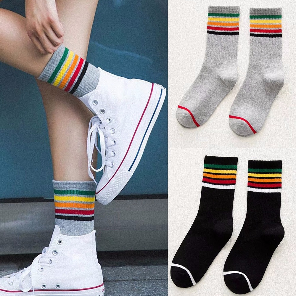 Как носить цветные носки осенью: стильные сочетания с ботинками и туфлями - dolio.ru