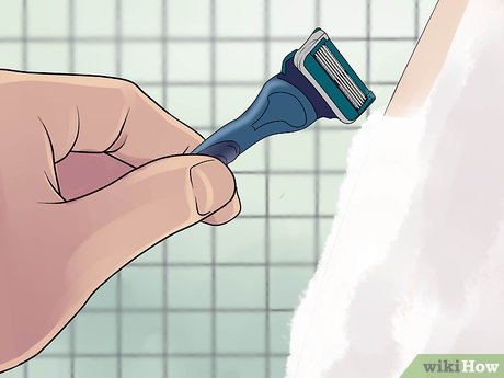 Как правильно брить ноги в первый раз без раздражения: бритвенным станком и эпилятором