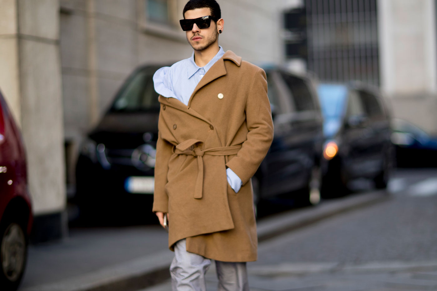 С чем носить бежевое пальто:халат, классическое до колена, оверсайз