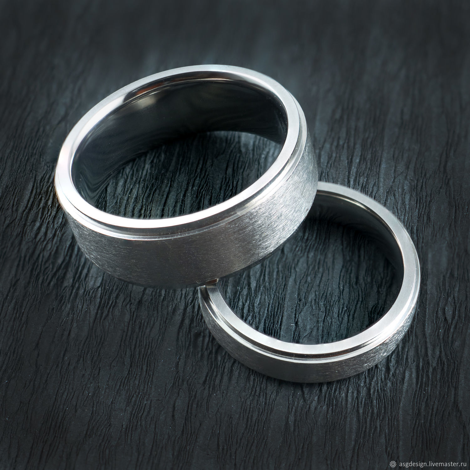 На каких пальцах мужчины носят кольца и перстни — что они обозначают