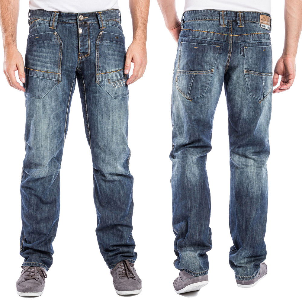 С чем носить джинсы мужчинам чтобы быть в тренде