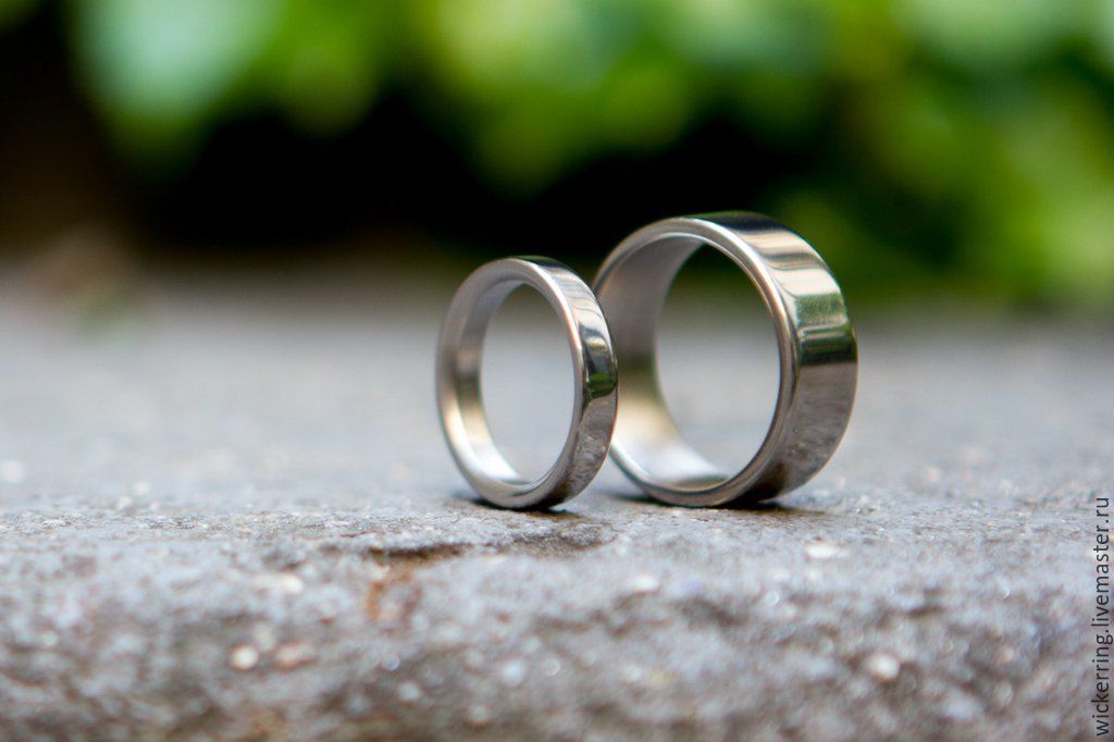 Как отличить мужское кольцо от женского? разница между перстнем и печаткой