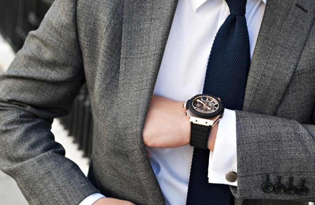 Можно ли носить часы на правой руке мужчинам и женщинам