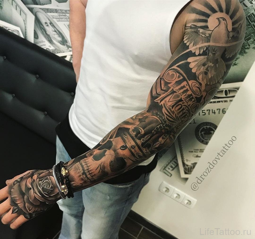 Какие плюсы и минусы есть у тату рукав для мужчин В чём особенность тату три четверти или полурукав Какие ещё разновидности подобных татуировок существуют В каком стиле они выполняются Эскизы татуировки: цветные и черно-белые, реализм и другие техники тат