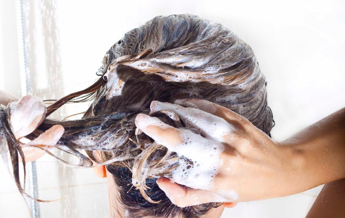 Как правильно мыть голову и можно ли смешивать средства для волос?