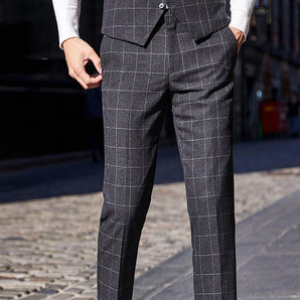 Мужские черные брюки – классика в современном виде