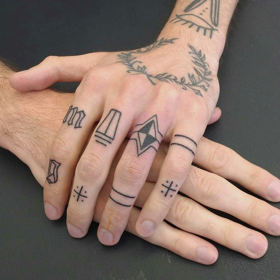 Татуировки на пальцаа х