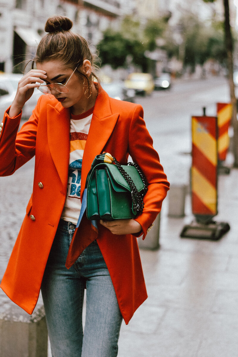 С чем женщинам носить различного цвета жакеты в 2020 году: фото и стильные советы
