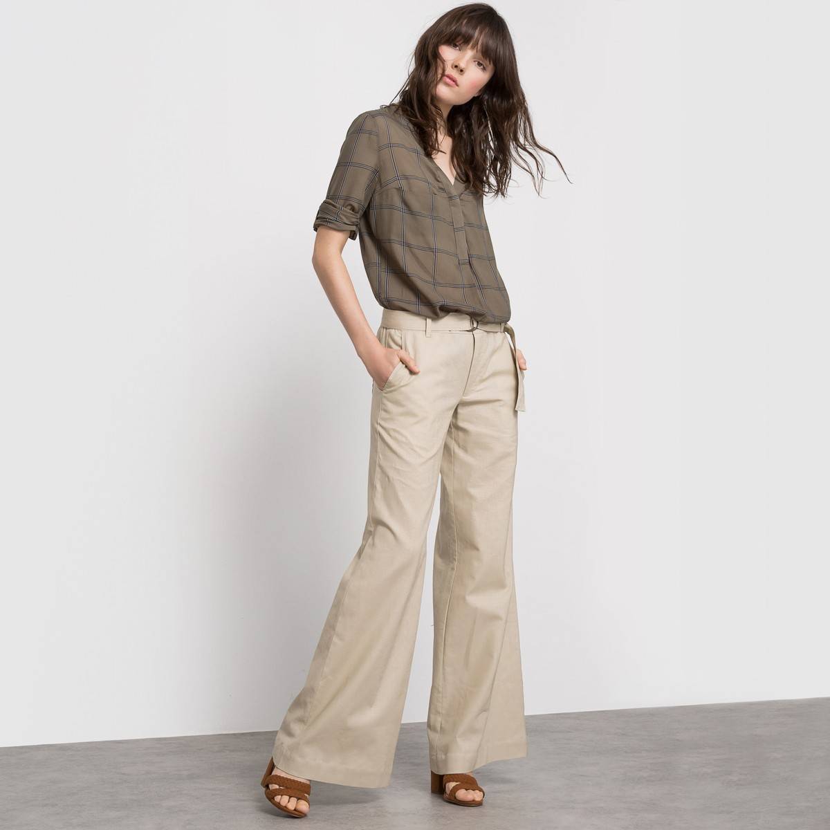 Женские льняные брюки: с чем носить, советы по уходу, модные фото