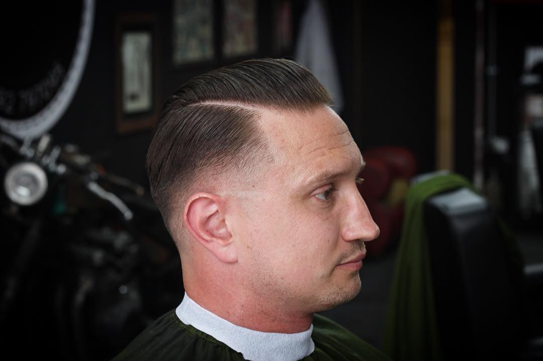 Прическа гитлерюгенд: мужская стрижка под фрица, как объяснить парикмахеру современную, в какую сторону челка у немецких офицеров
