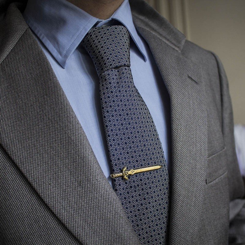 Как выбрать заколки-зажимы для галстука мужчине