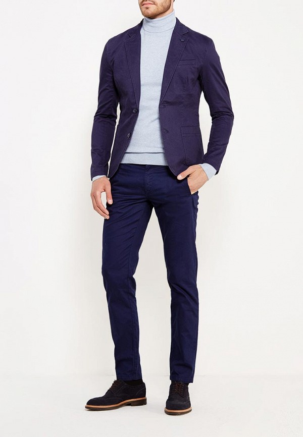 Яркие варианты комбинирования мужских брюк в клетку с одеждой