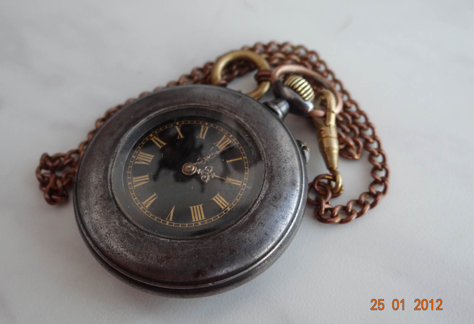 Часы карманные механические: pocket watch
