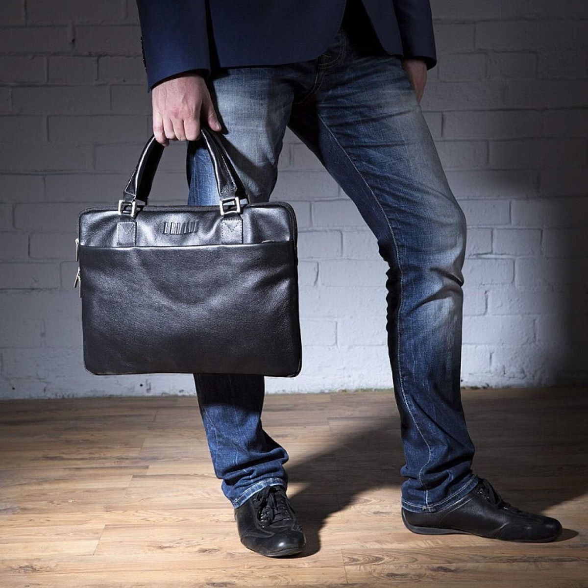 Топ мужских брендовых сумок: обзор и рекомендации