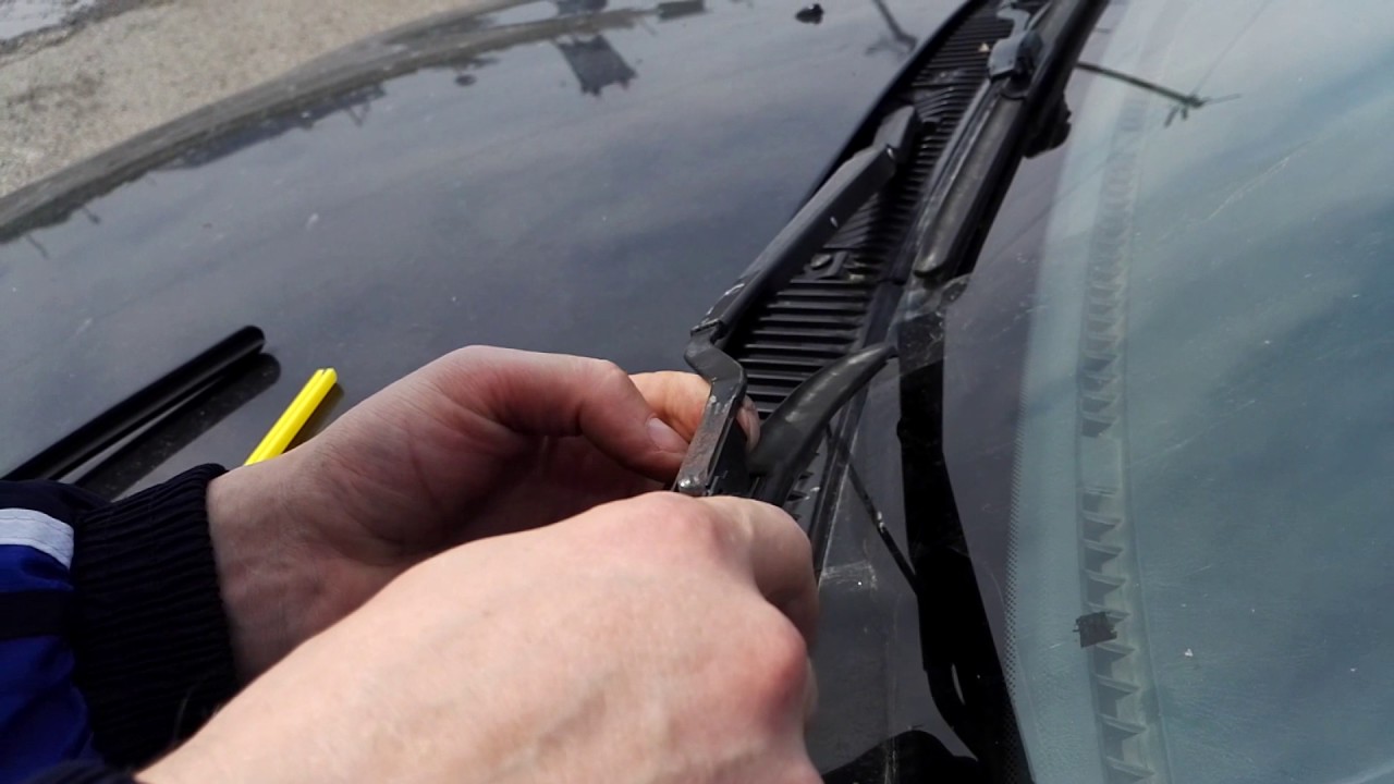 Бескаркасные дворники, как снять и поменять дворники на машине, замена щеток стеклоочистителей