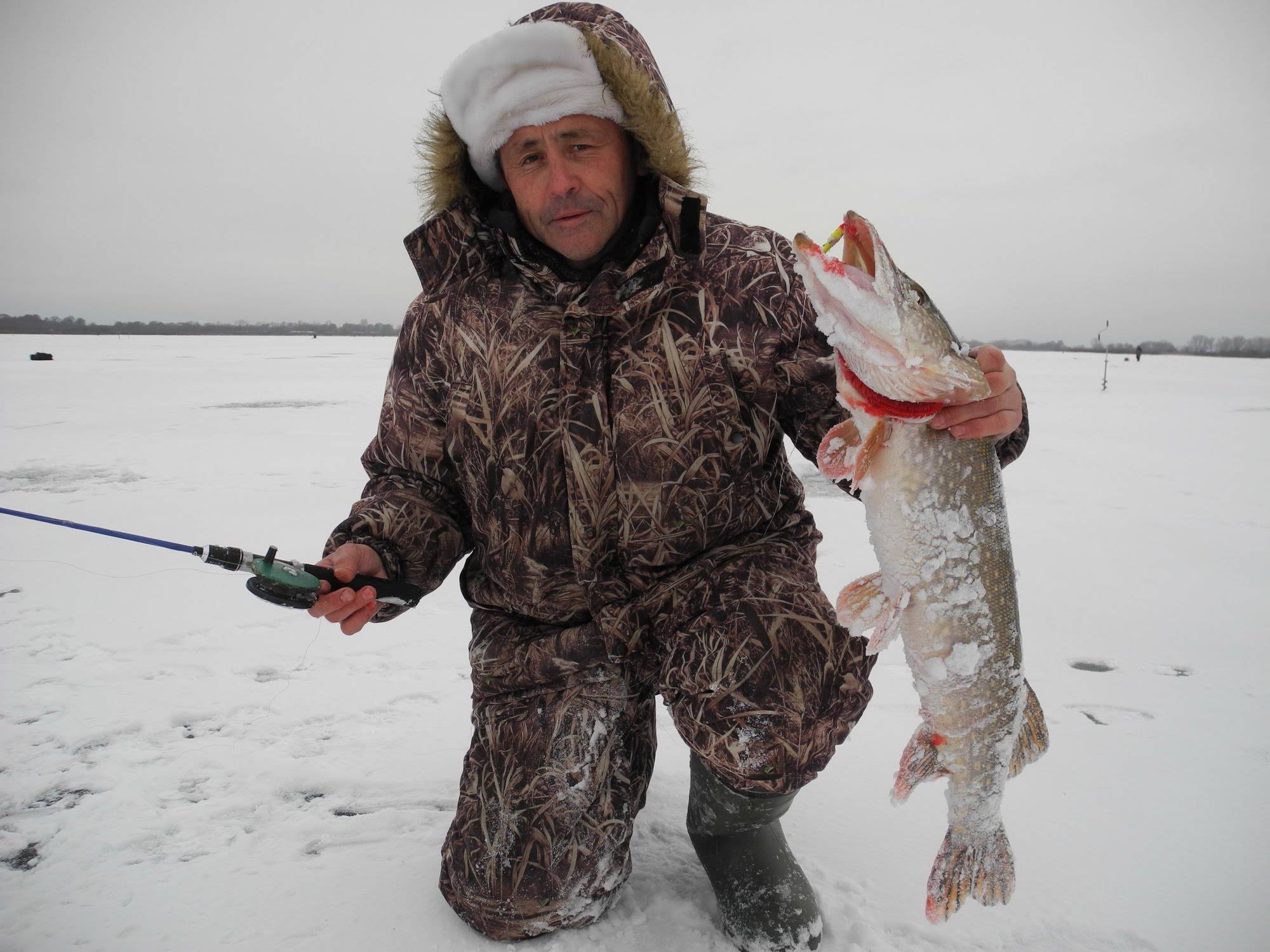 Рыбалка в нижнем новгороде и области. Рыбалка на Волге в Нижегородской. Зимняя рыбалка на Волге. Рыбалка на Волге зимой на щуку. Рыбалка в Нижегородской области зимой.