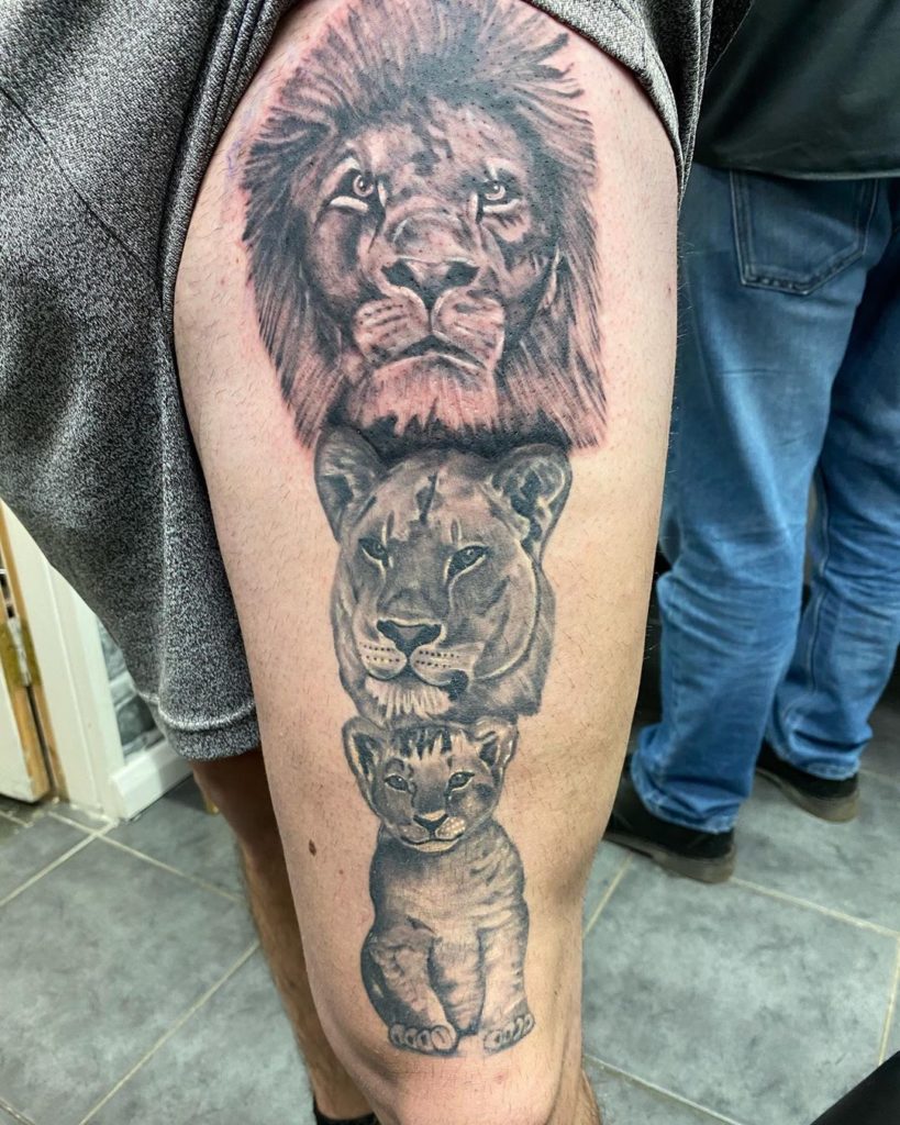 Тату семья Львов на руке