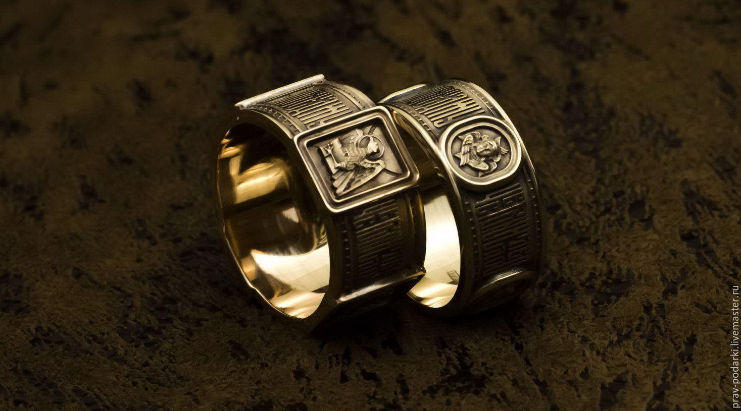 Какие значения в себе несет кольцо на указательном пальце мужчины Какие значения имеют определенные виды колец Откуда в истории появилось кольцо у мужчин Что означает черное кольцо на пальце